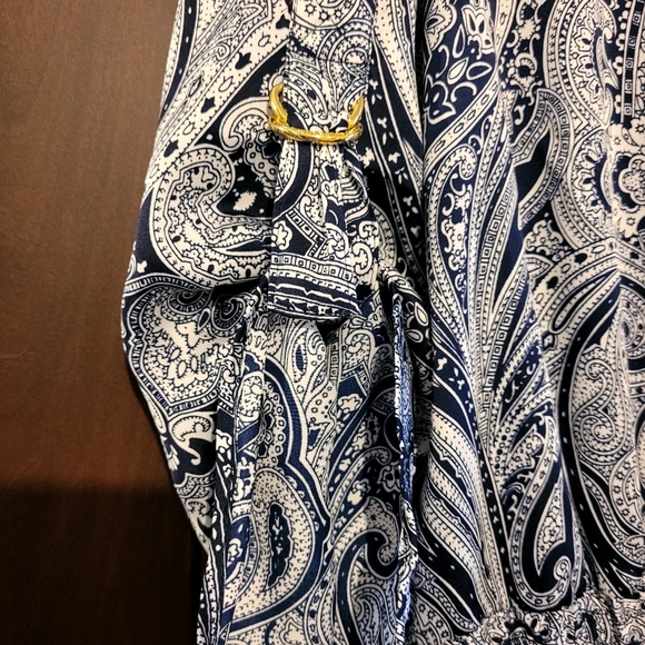 Michael Kors Blouse. - Picture 6 of 16